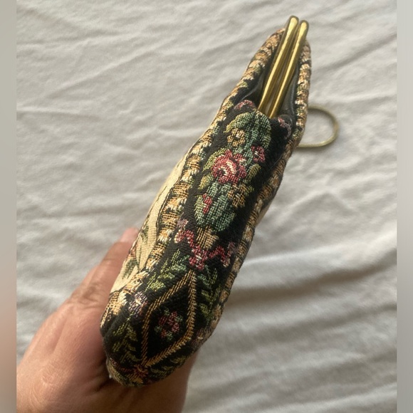 Vintage Floral Tapestry Kiss Lock Mini Handbag - Picture 5 of 14